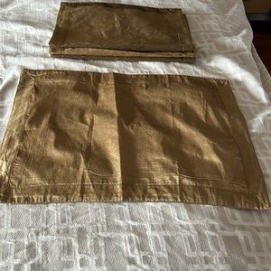 Home holiday platemats andnapkins  set  nwot